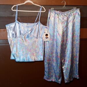 NWT 2X Delta Burke stunning Purple Floral Satin Pajama set